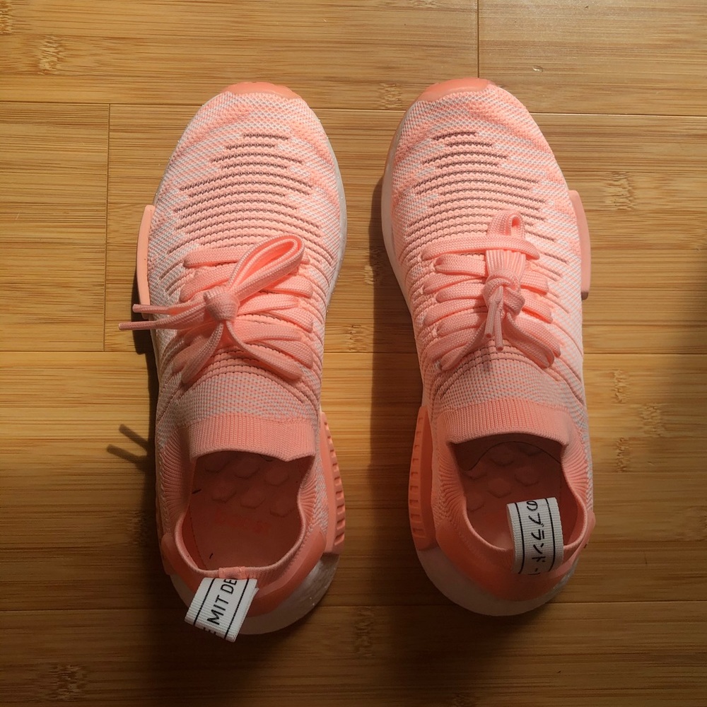 Coral Adidas NMD R1